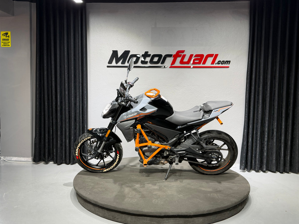 CFMOTO 250NK 2024