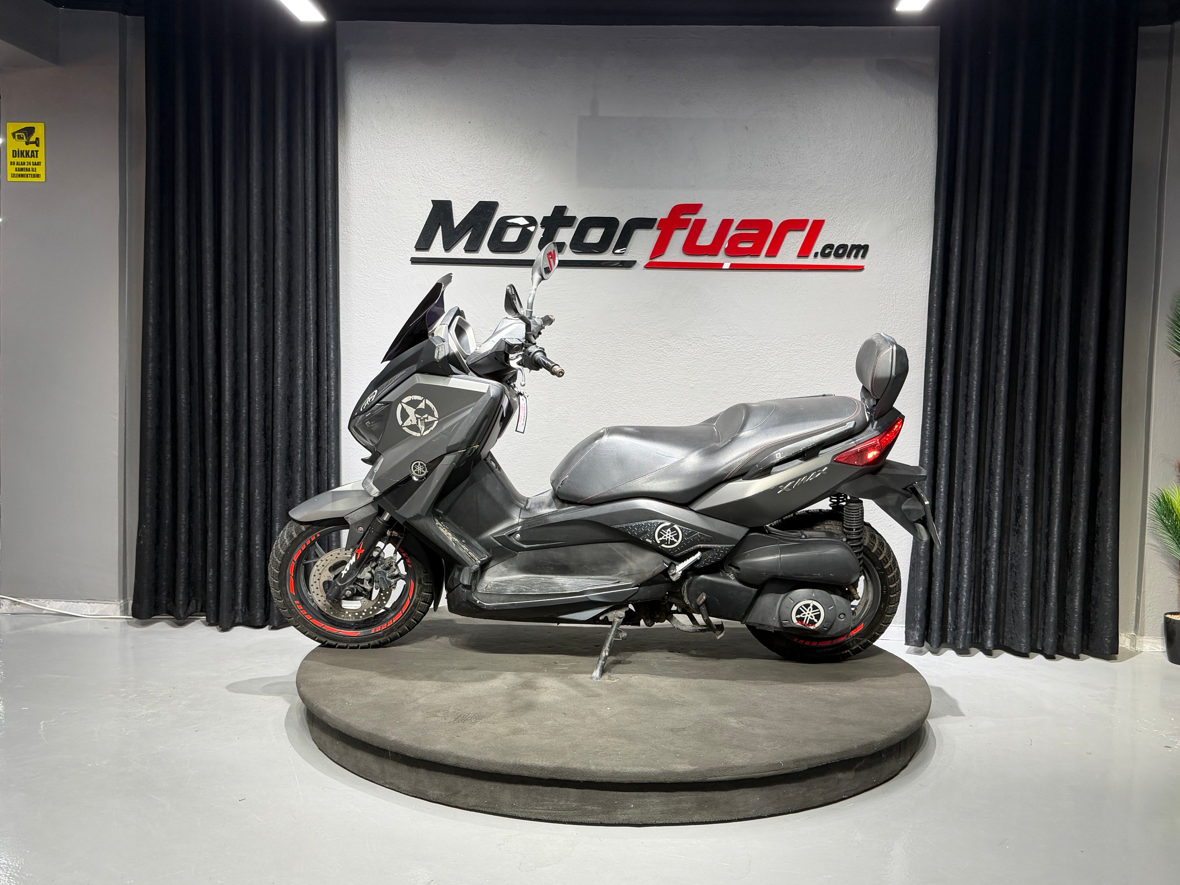 YAMAHA X-MAX 250 2015
