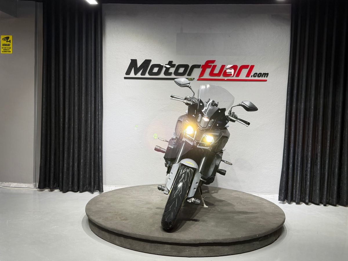 YAMAHA MT-10