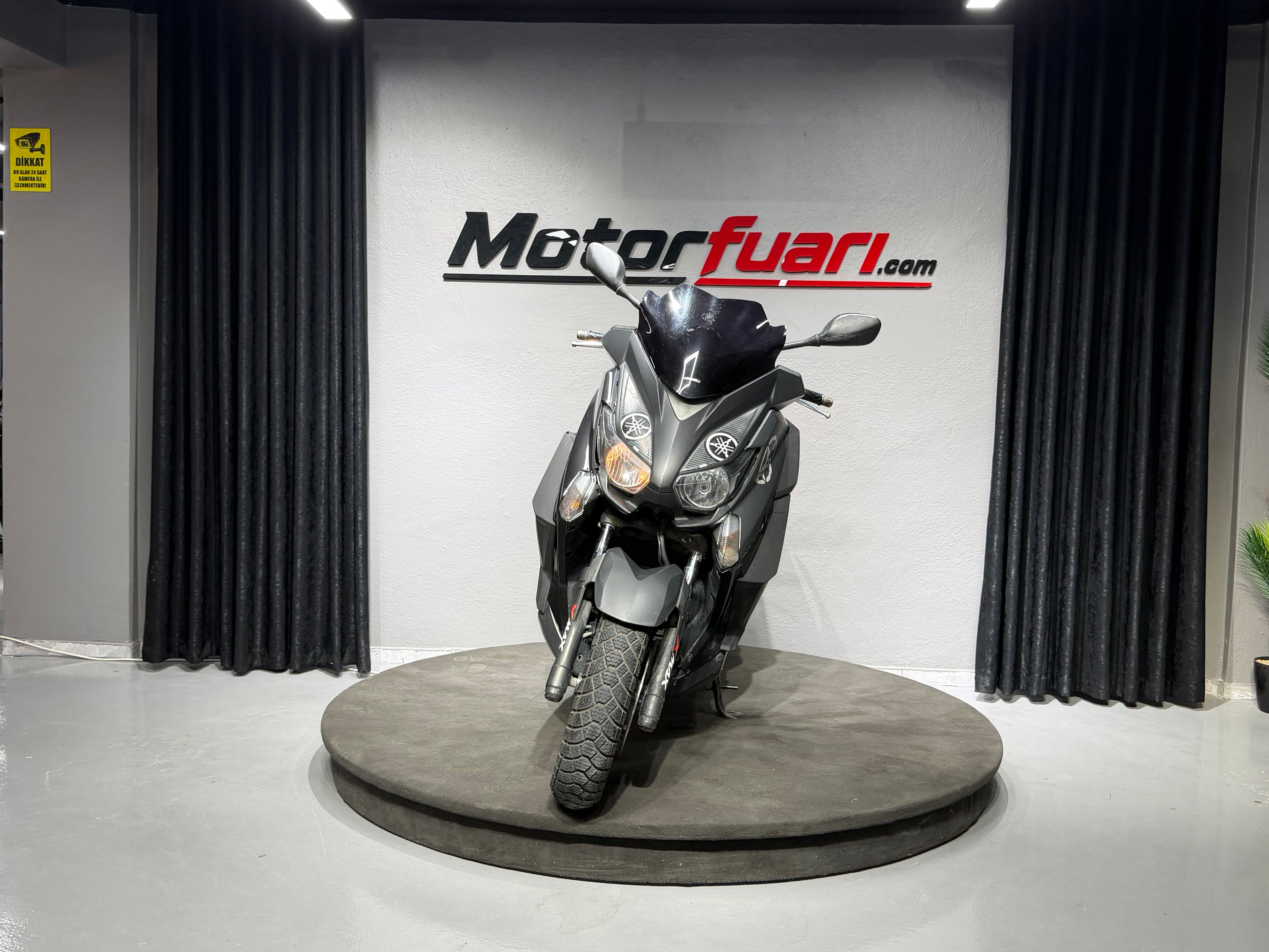 YAMAHA X-MAX 250 2015