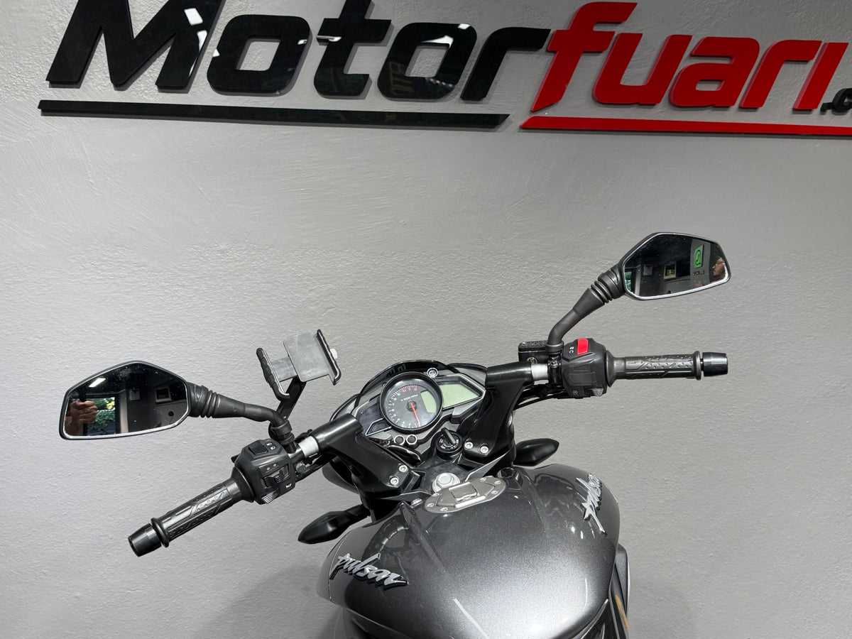 BAJAJ PULSAR NS-125 ABS