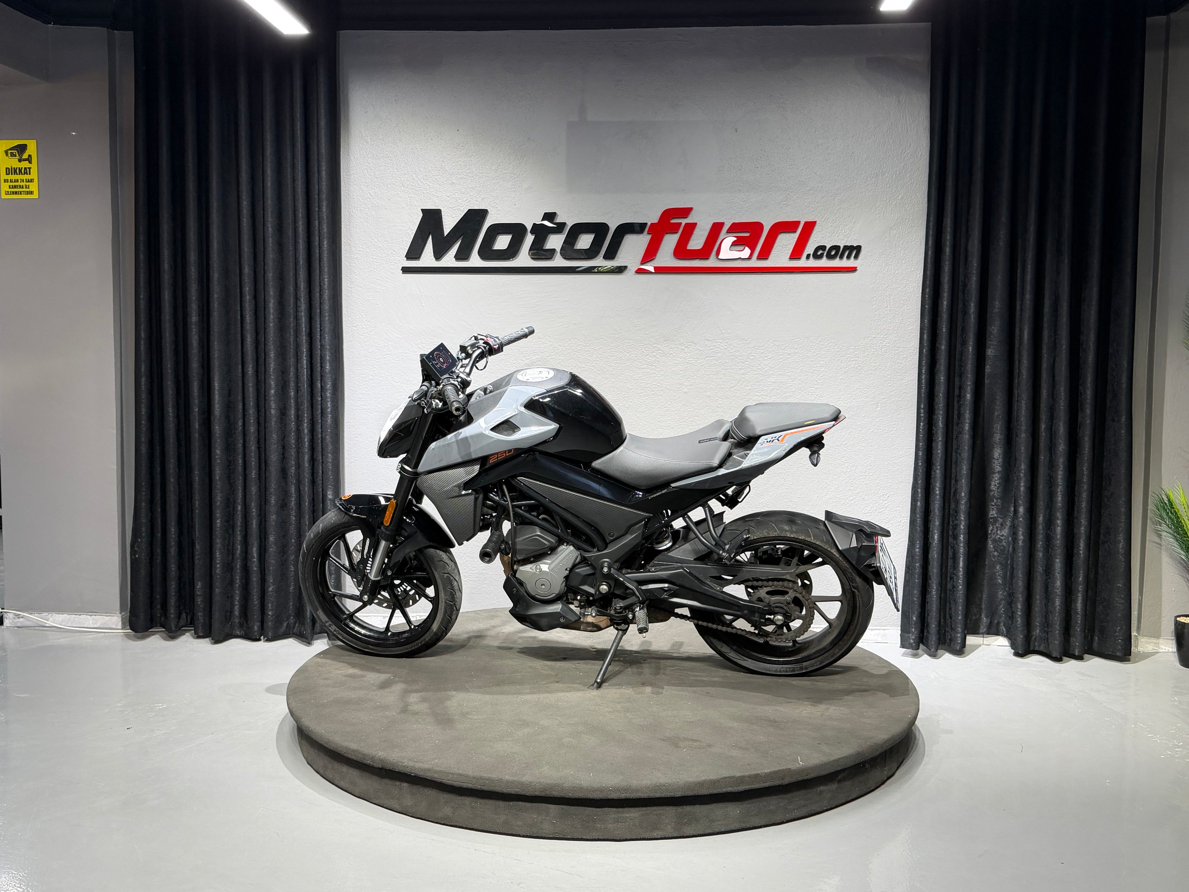 CFMOTO 250NK 2025 çıkışlı