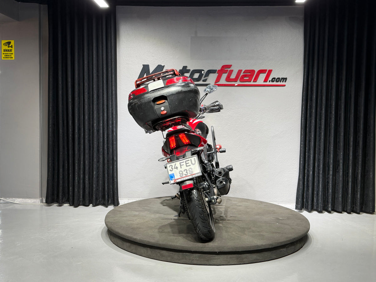BAJAJ DOMINAR 250 D