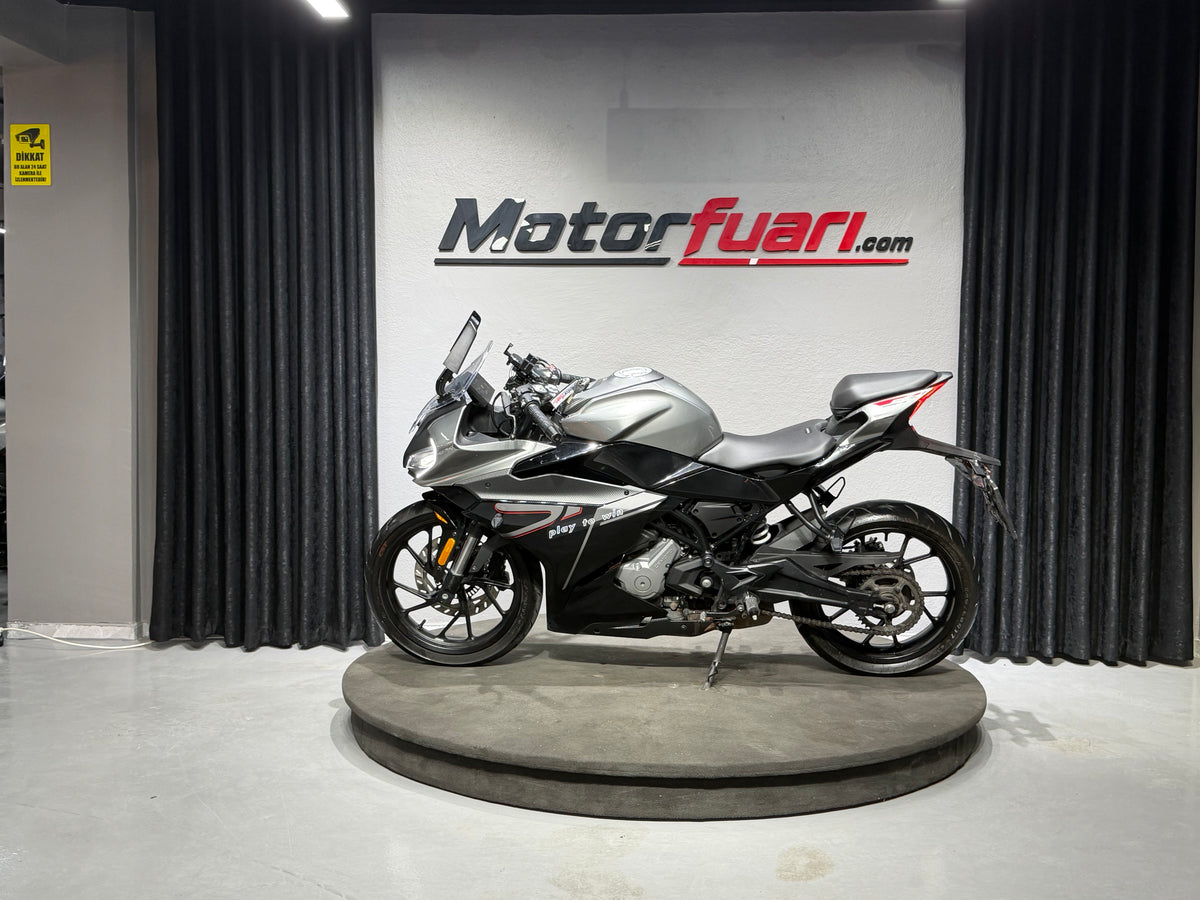 CFMOTO 250 SR