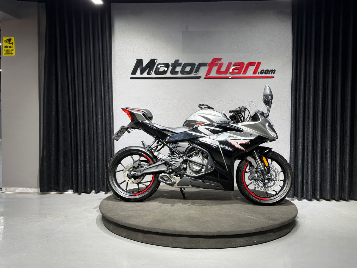 CFMOTO 250 SR