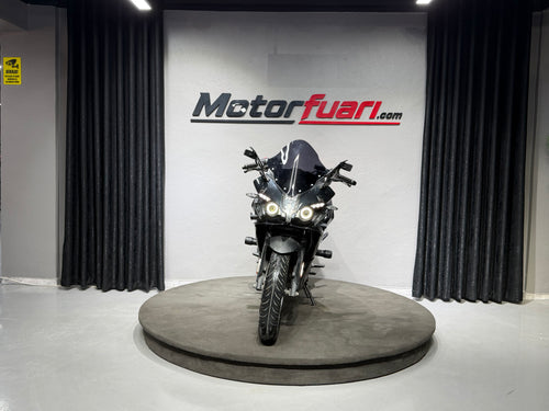 BAJAJ PULSAR RS 200 ABS