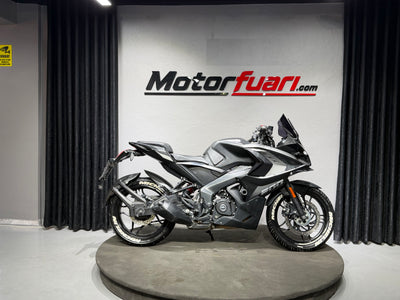 BAJAJ PULSAR RS-200 ABS 2023