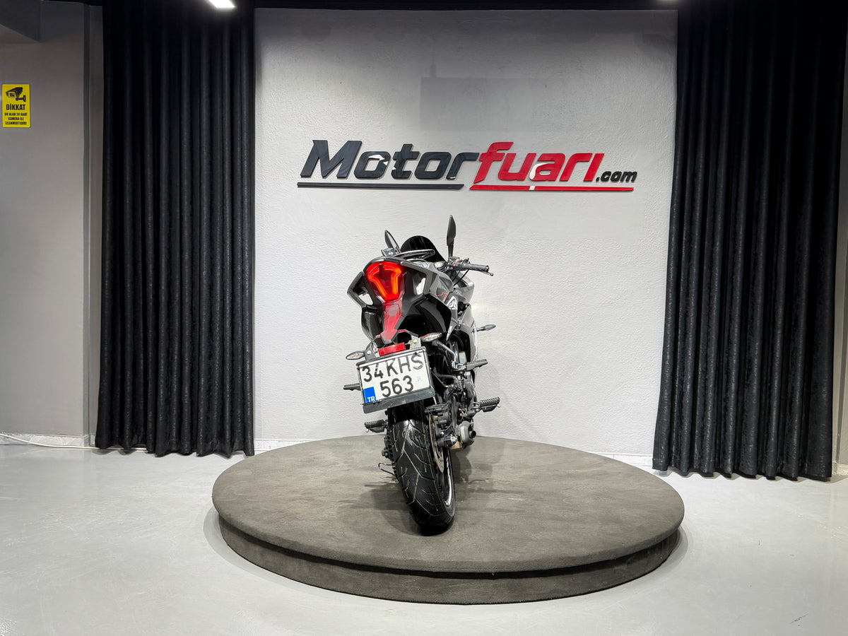 CFMOTO 250 SR