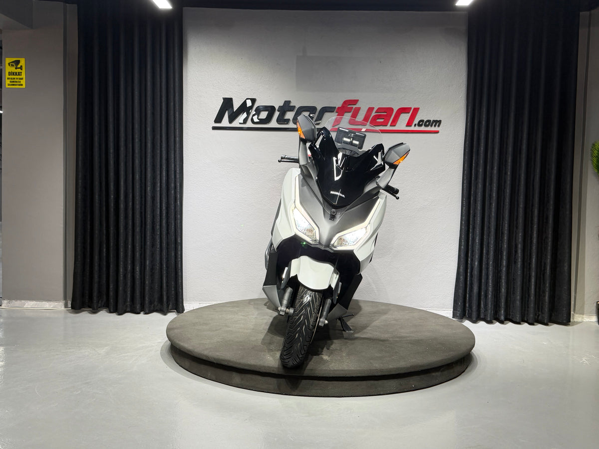 HONDA FORZA 250