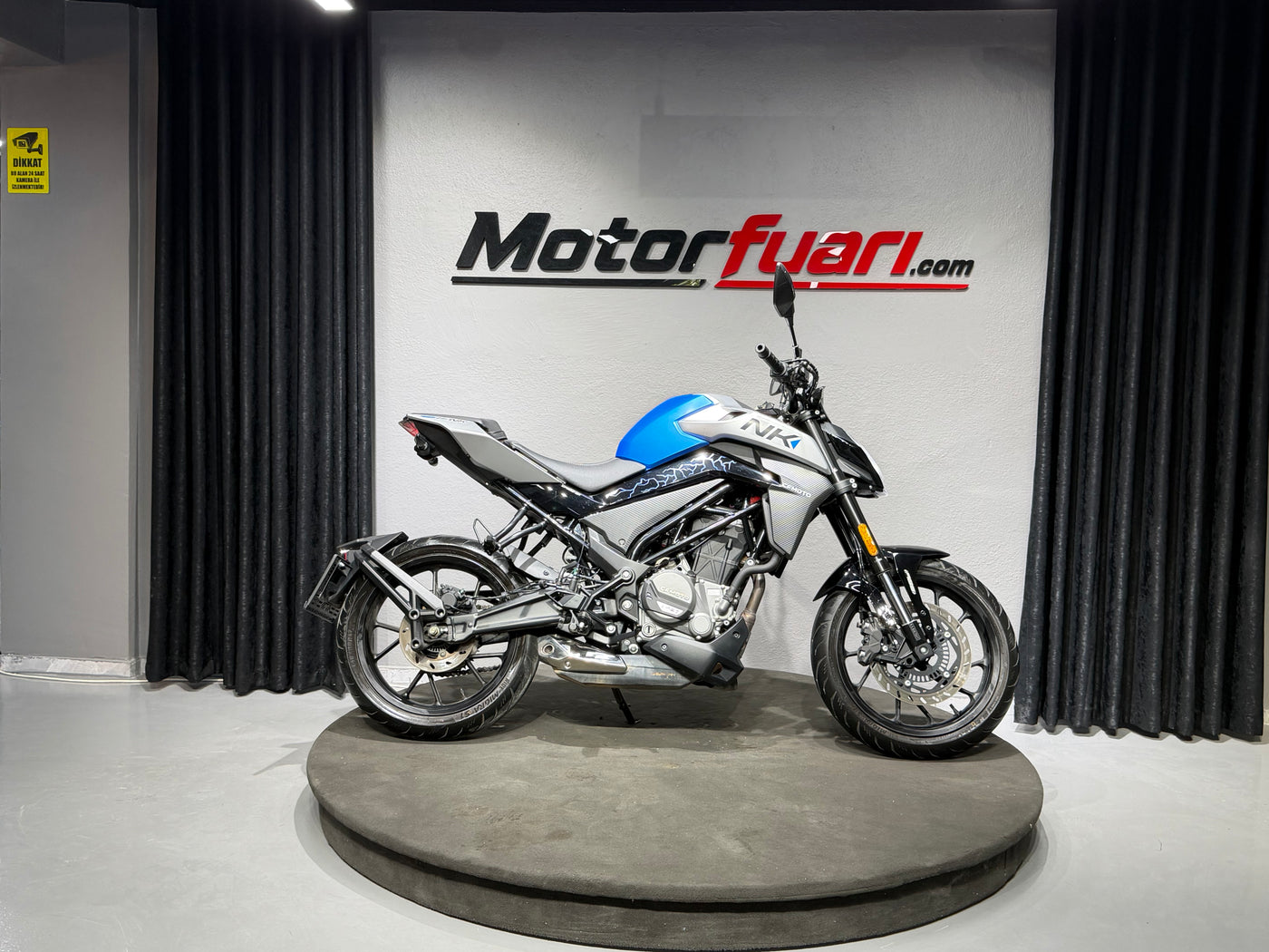 CFMOTO 250NK 2024