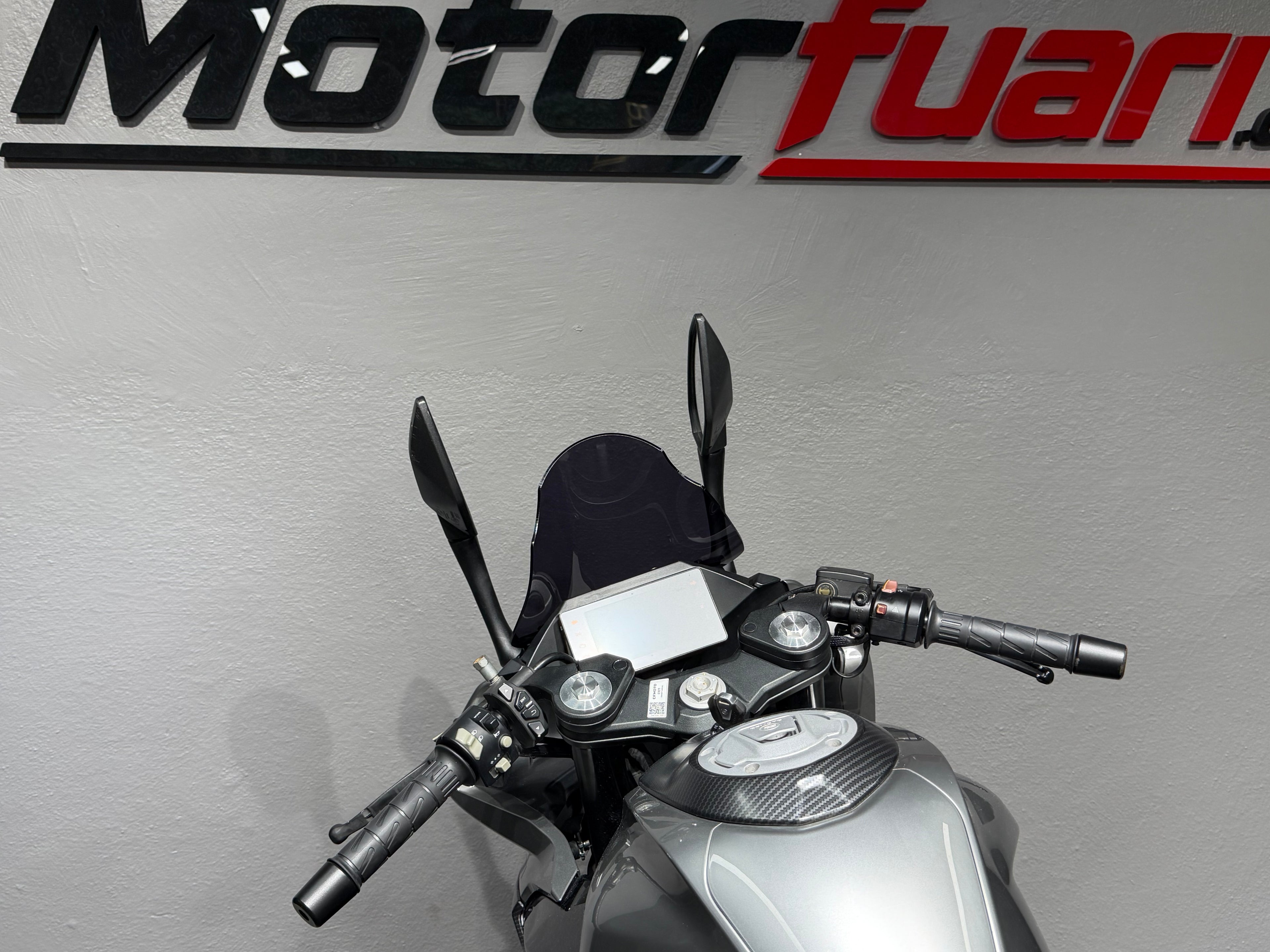 CFMOTO 250SR