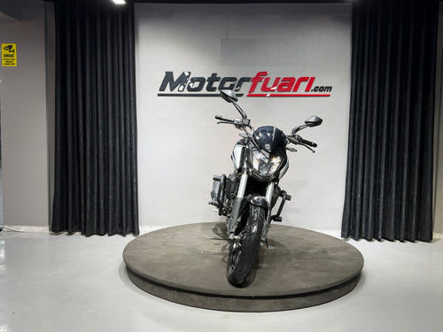 BAJAJ DOMINAR 250 D