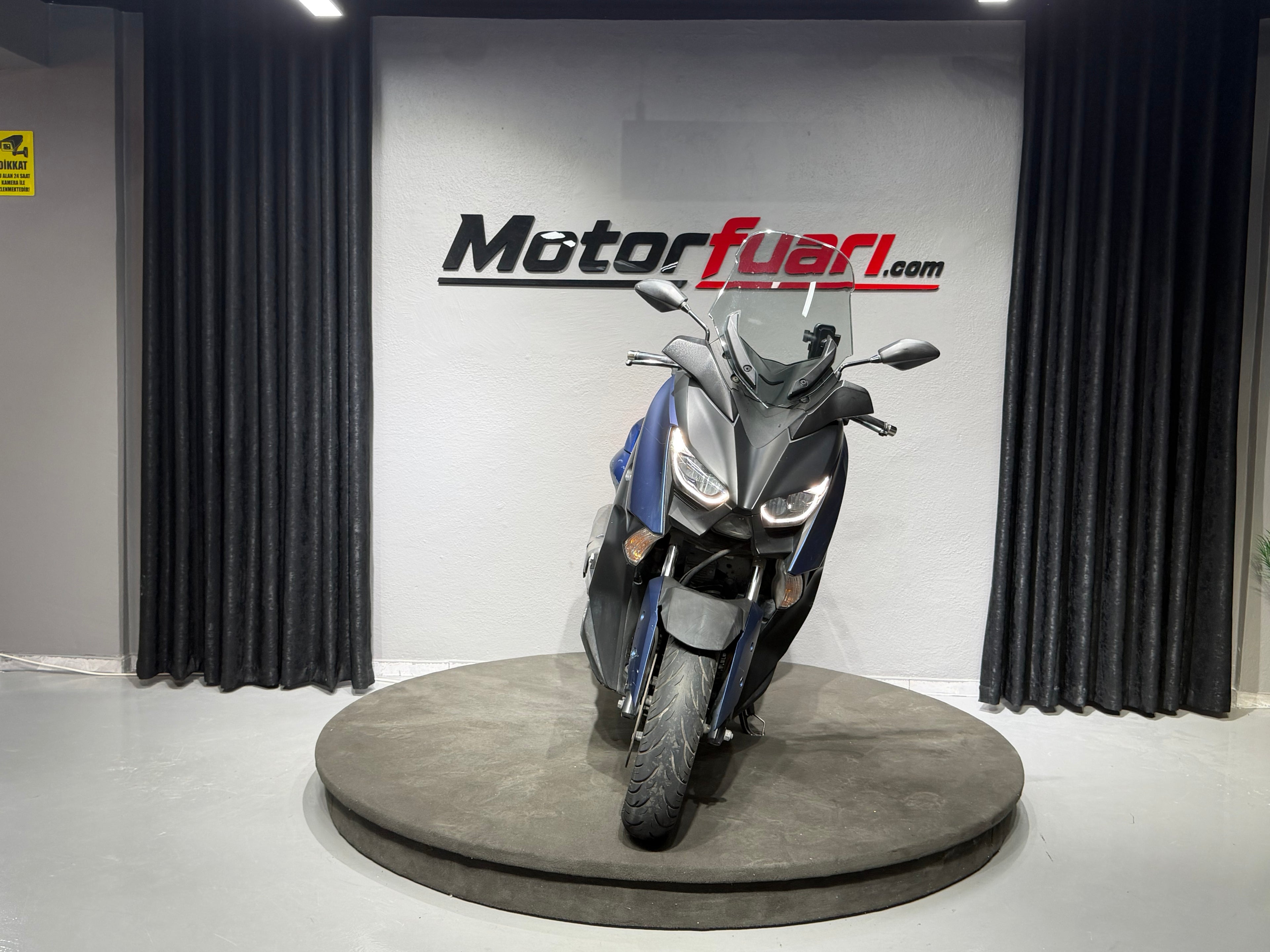 YAMAHA X-MAX 250ABS