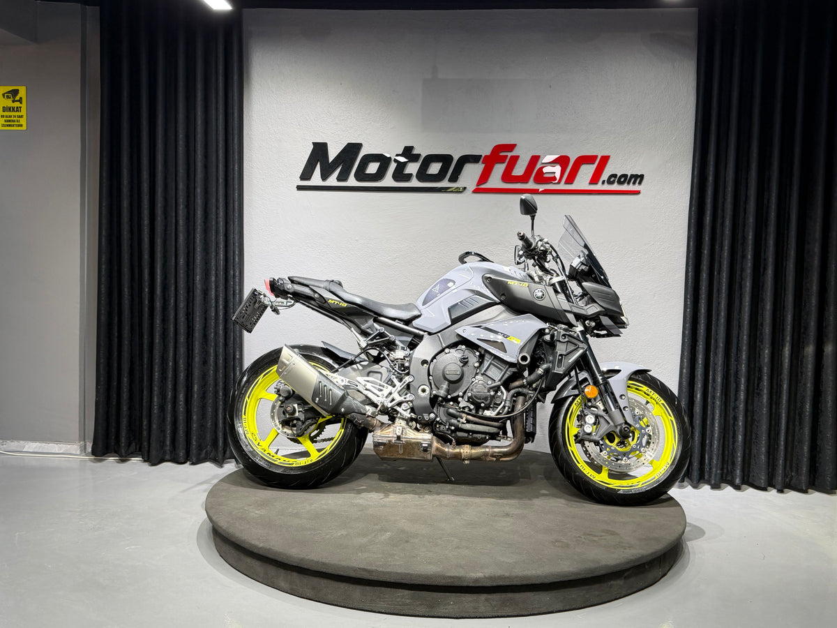 YAMAHA MT-10