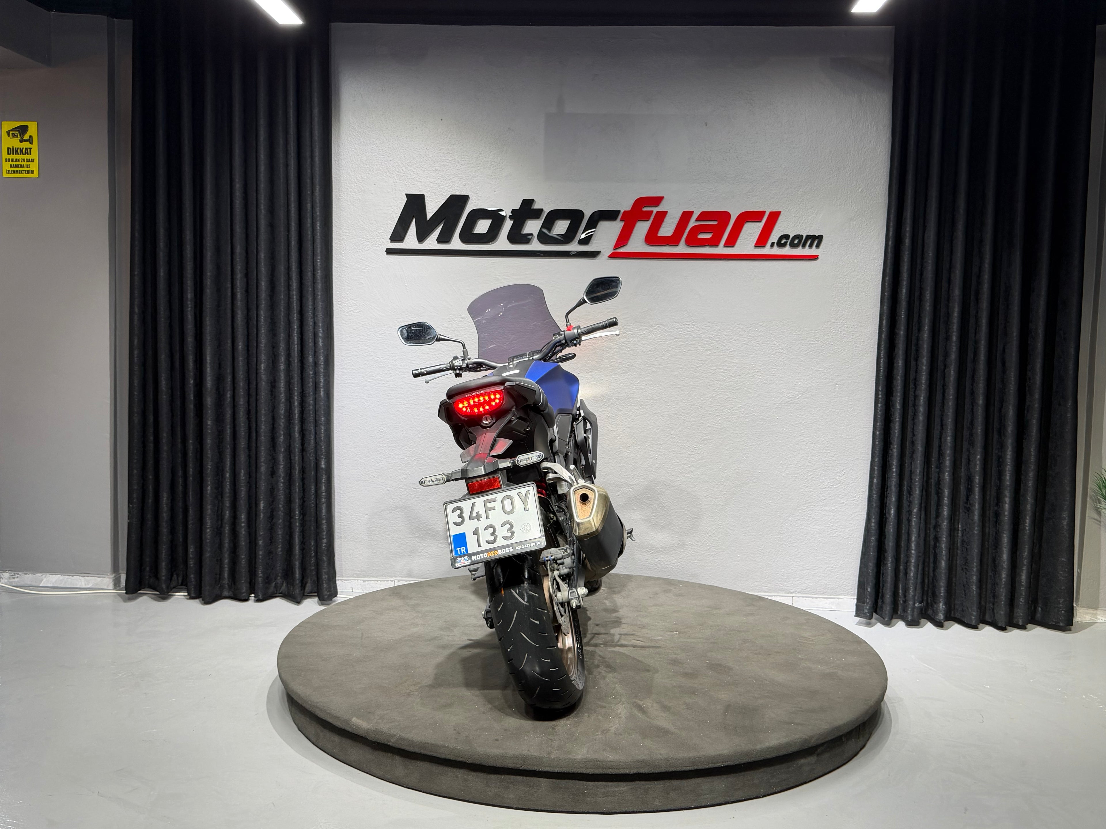 HONDA CB250R 2022