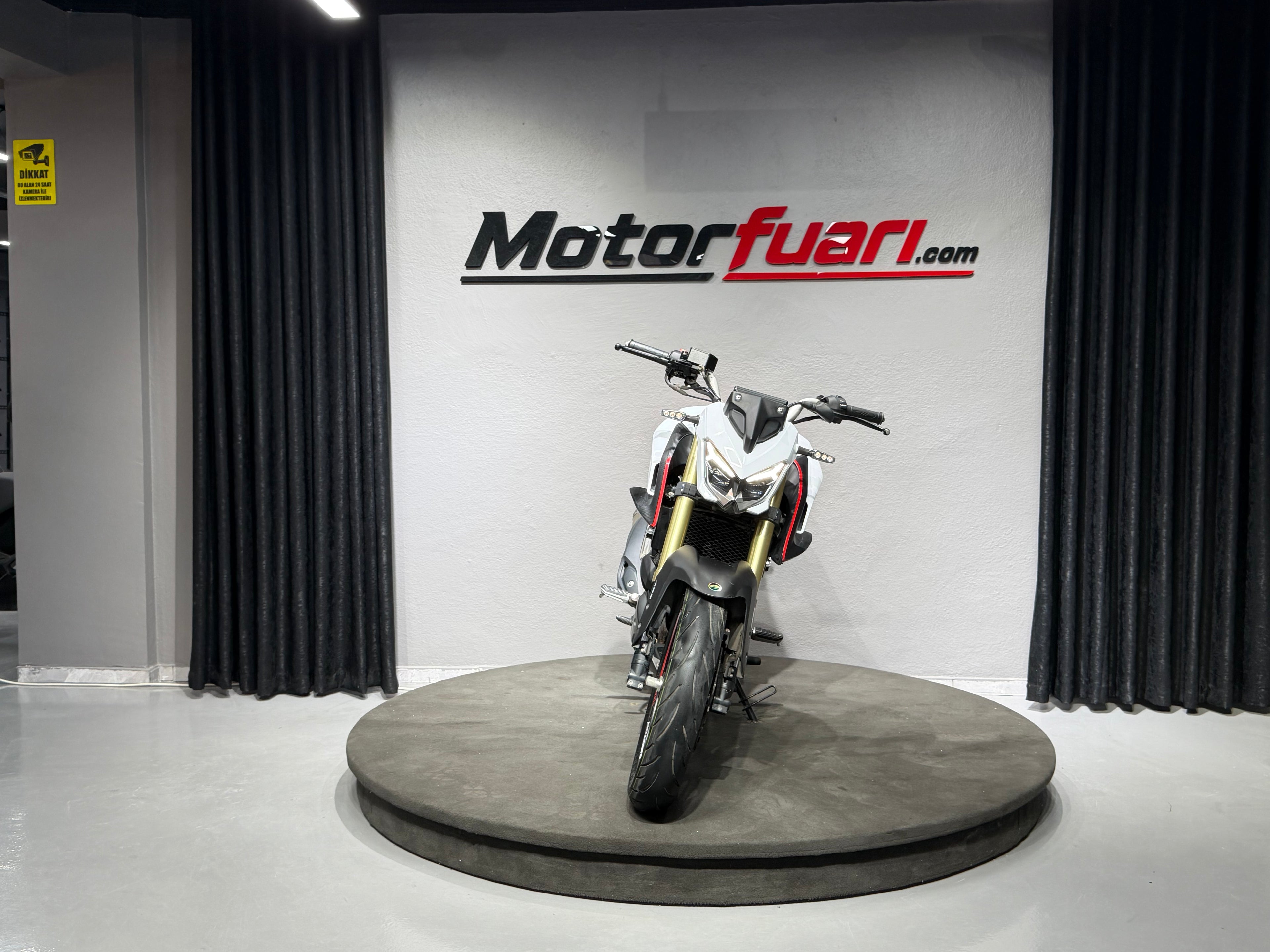QJ MOTOR SRK 125 S