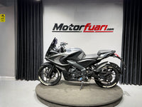 BAJAJ PULSAR RS-200 ABS 2023