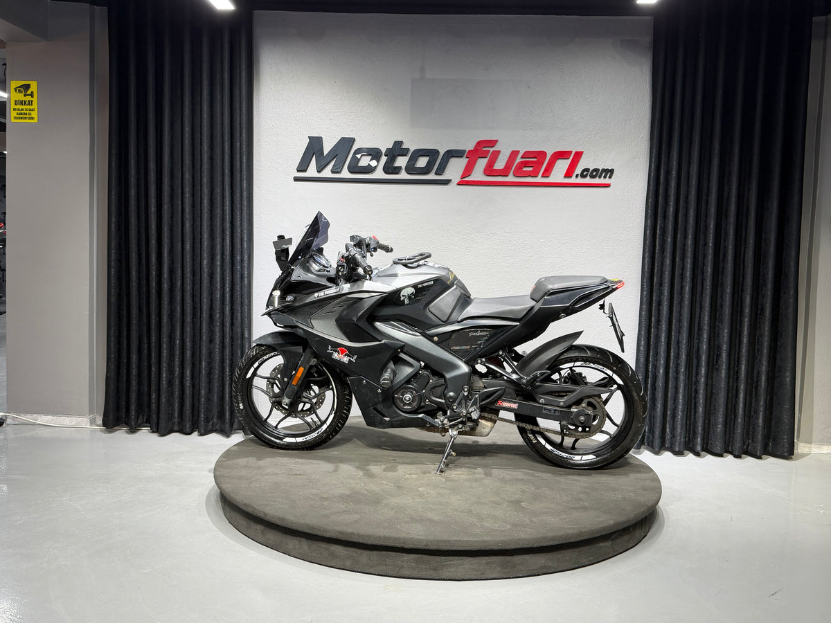 BAJAJ PULSAR RS 200 ABS