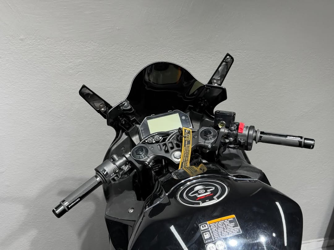 YAMAHA YZF-R25 ABS 2024 5