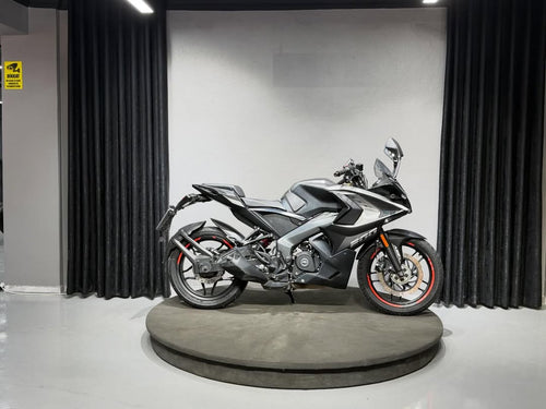 BAJAJ PULSAR RS-200 ABS 2024 1