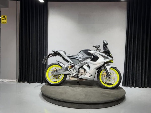 PULSAR RS-200 2015 1