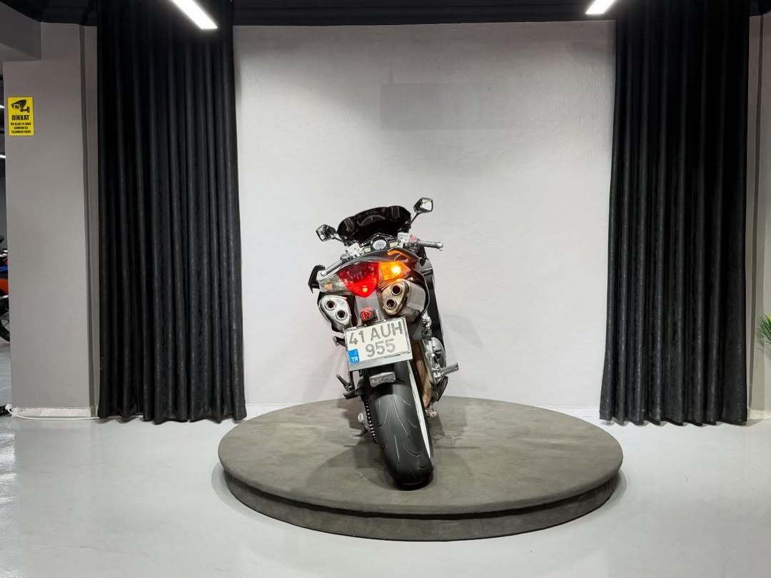 HONDA VFR 800 2006 4