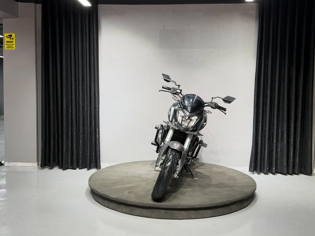 BAJAJ DOMINAR 400 2023 2