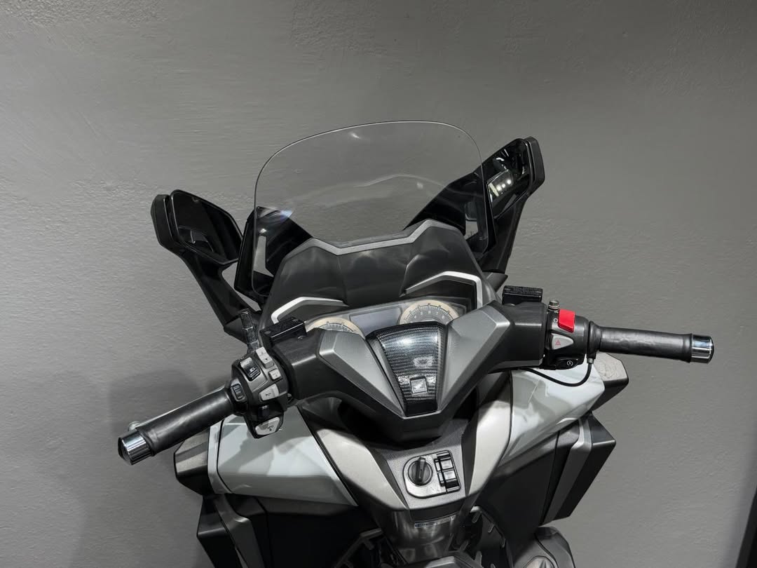 HONDA FORZA 250 2021 5