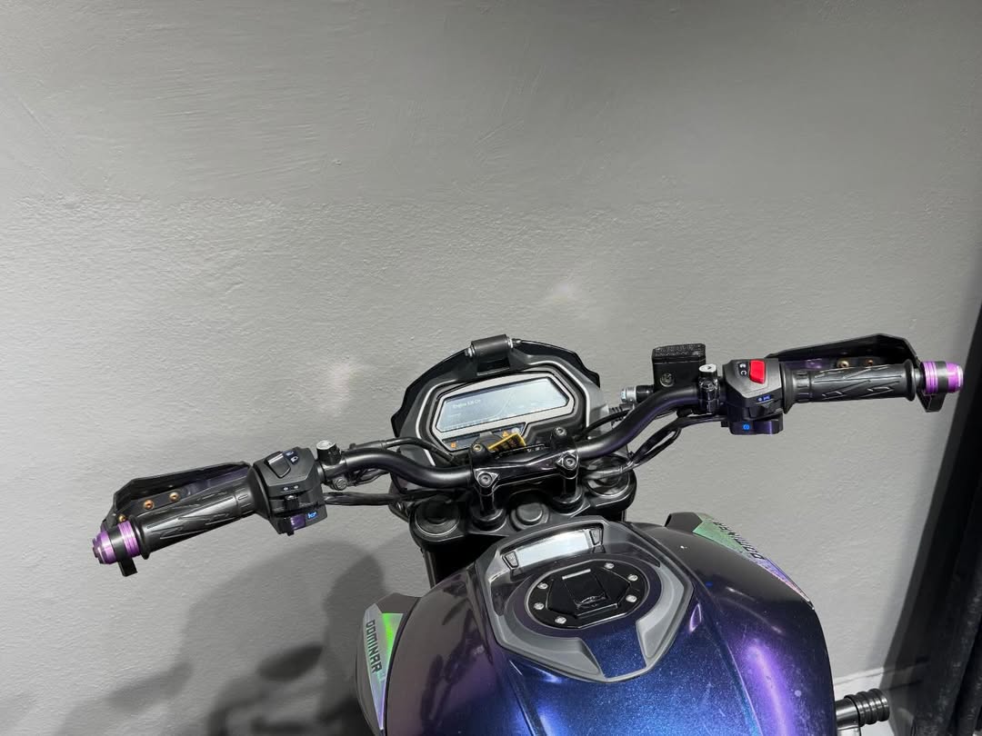BAJAJ DOMINAR 400 UG 2024 5