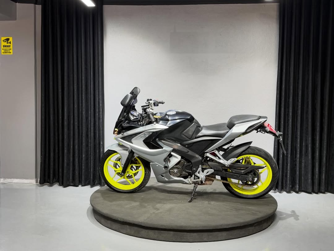 PULSAR RS-200 2015 3