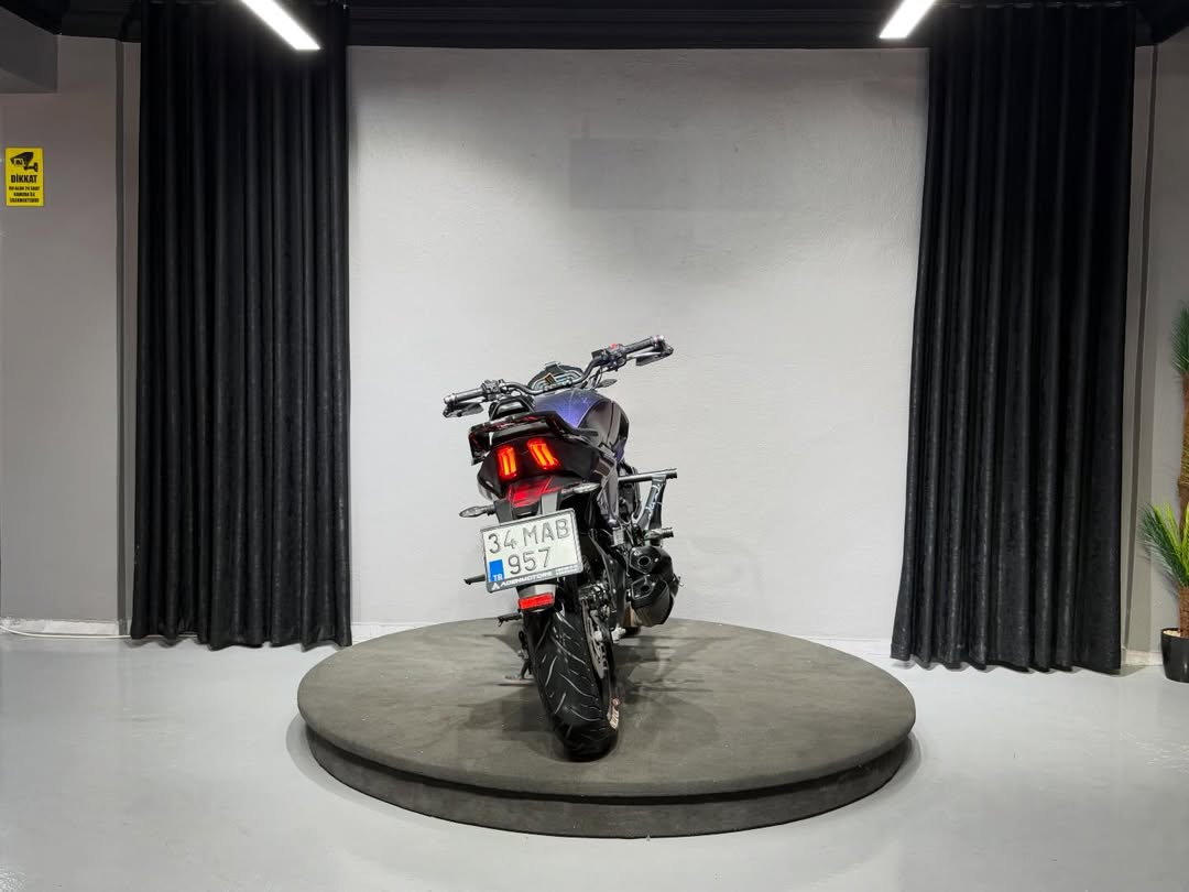 BAJAJ DOMINAR 400 UG 2024 4