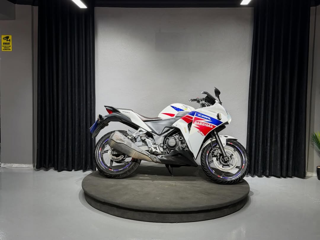HONDA CBR250 2013 1