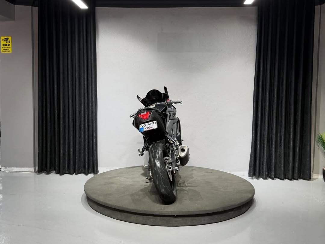 YAMAHA YZF-R25 ABS 2024 4