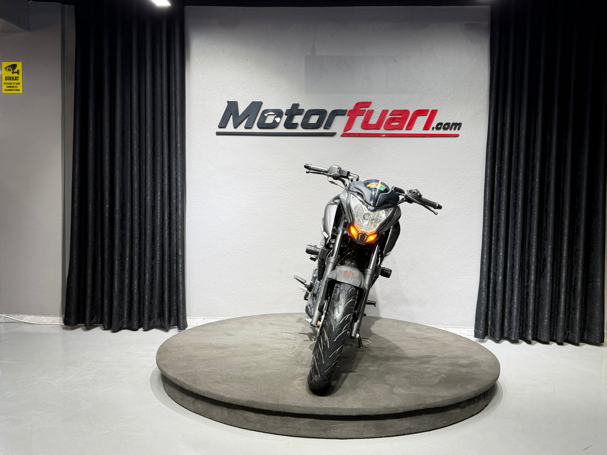 BAJAJ PULSAR NS 200 ABS