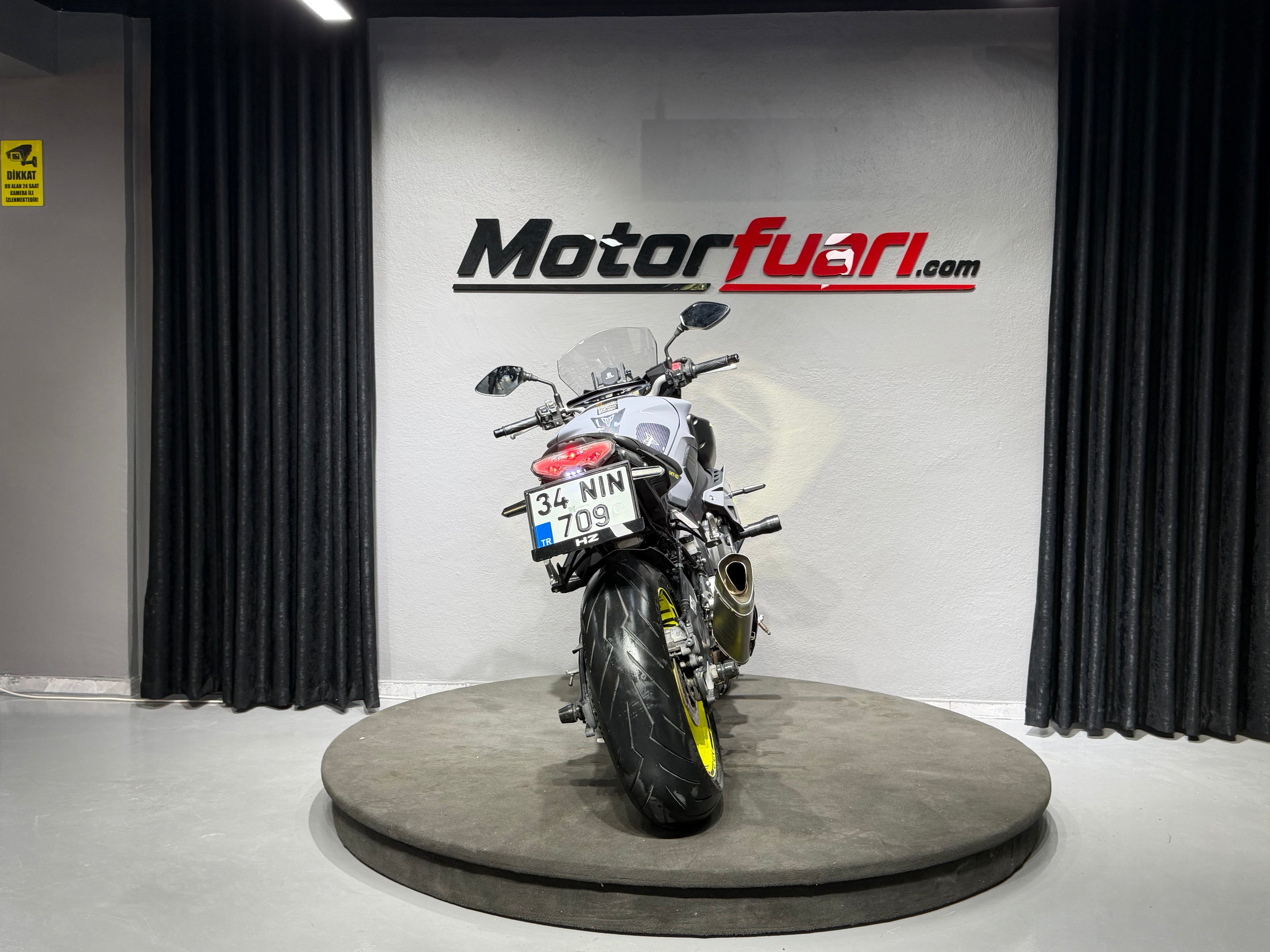 YAMAHA MT-10