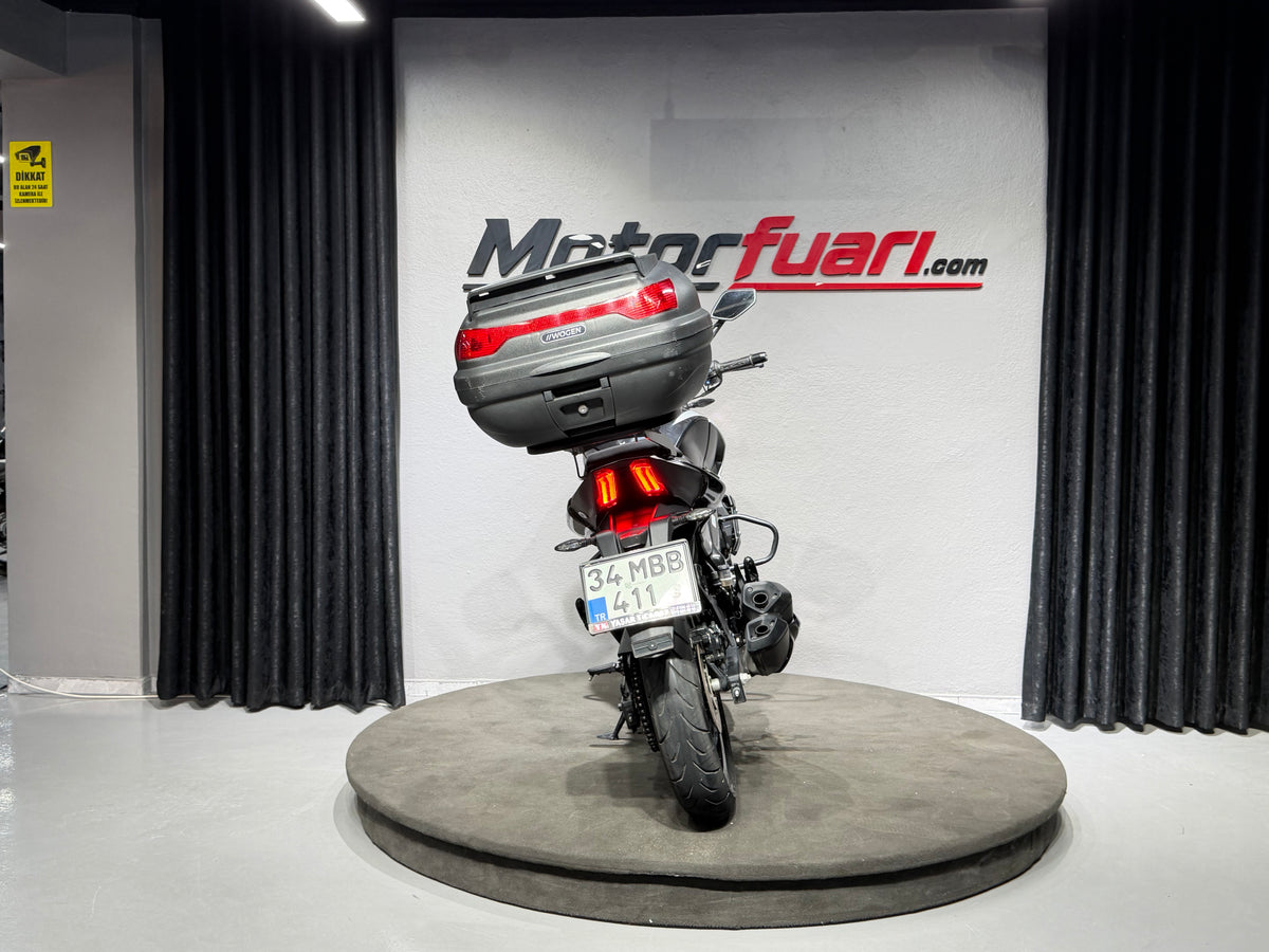 BAJAJ DOMINAR 250 D 2024