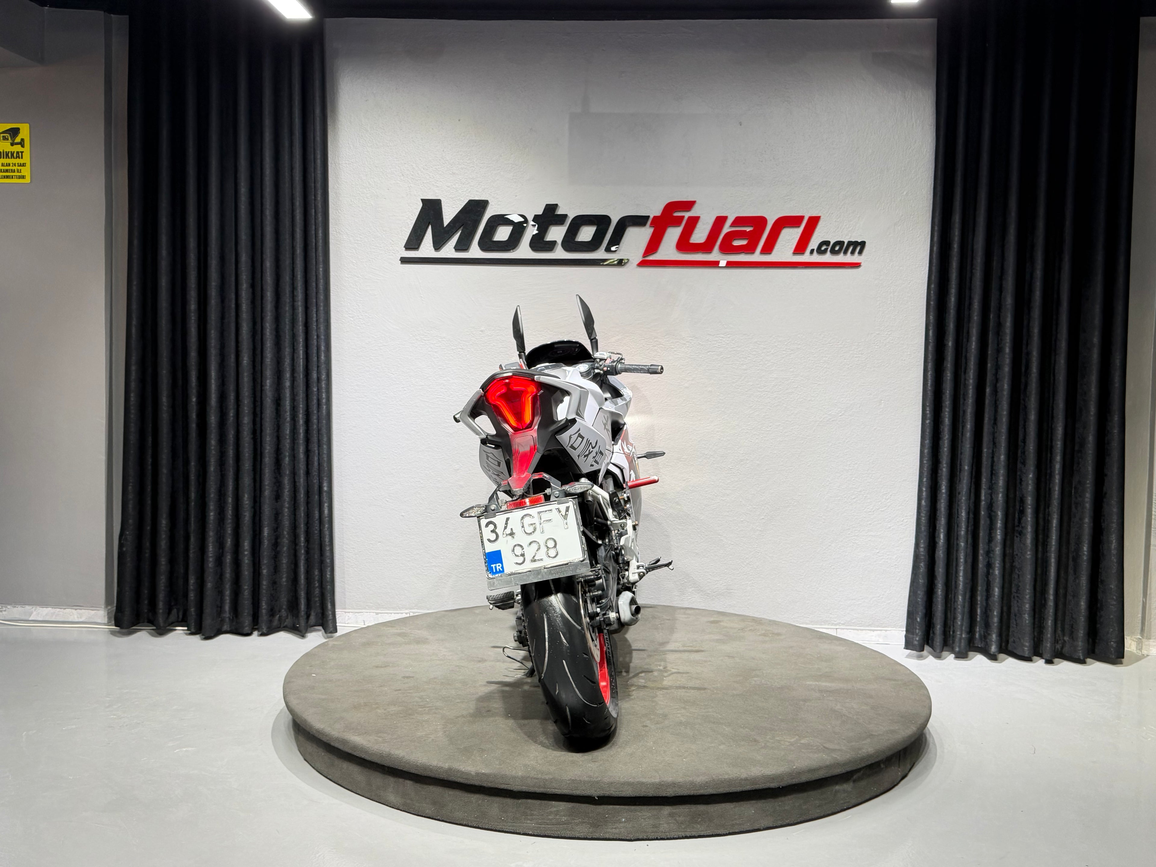 CFMOTO 250SR