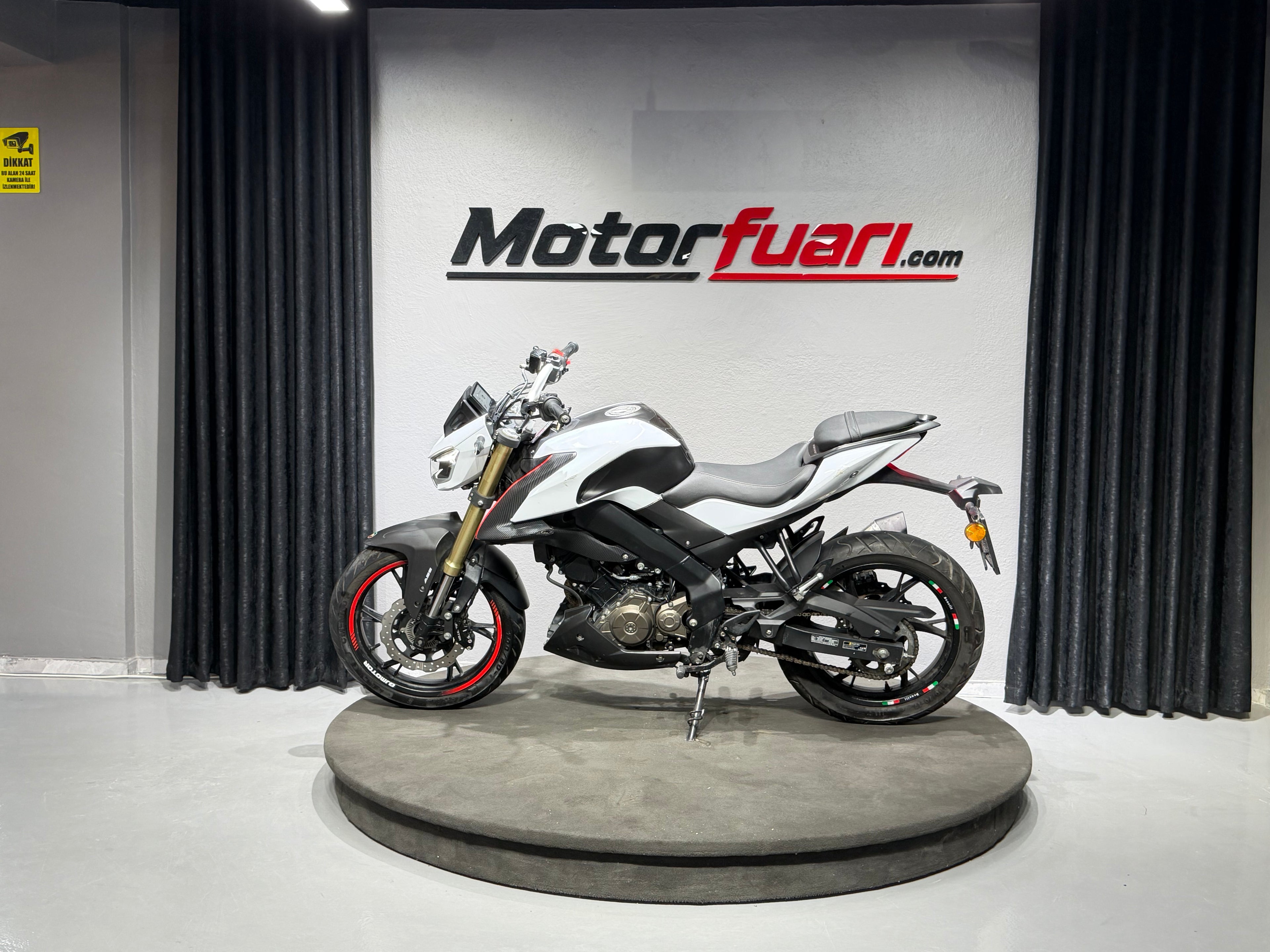 QJ MOTOR SRK 125 S