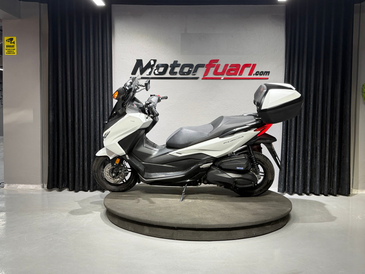 HONDA FORZA 250