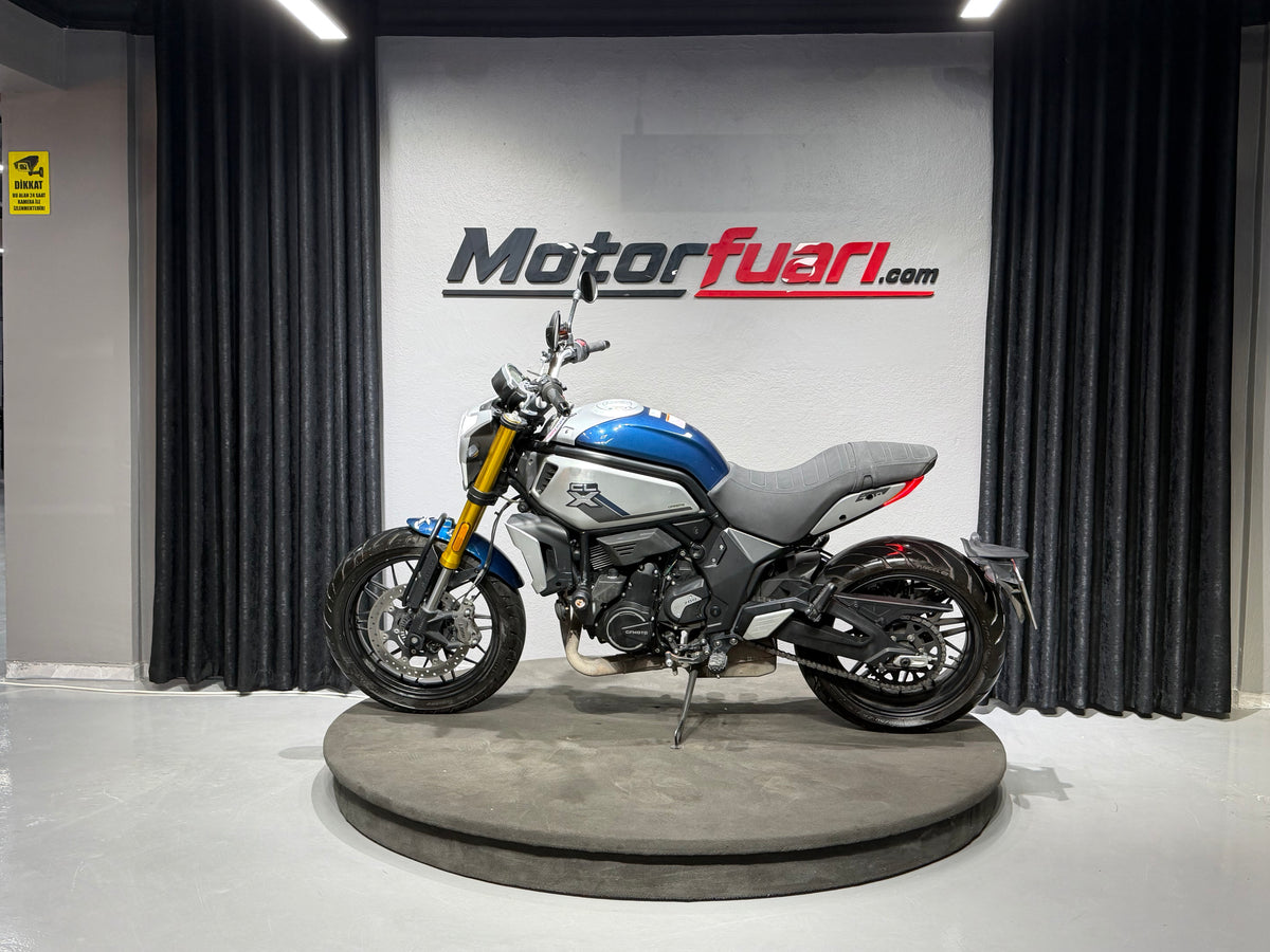 CFMOTO CLX 700