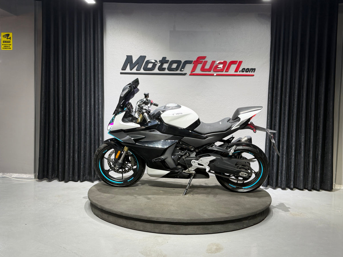 CFMOTO 450 SR BEYAZ