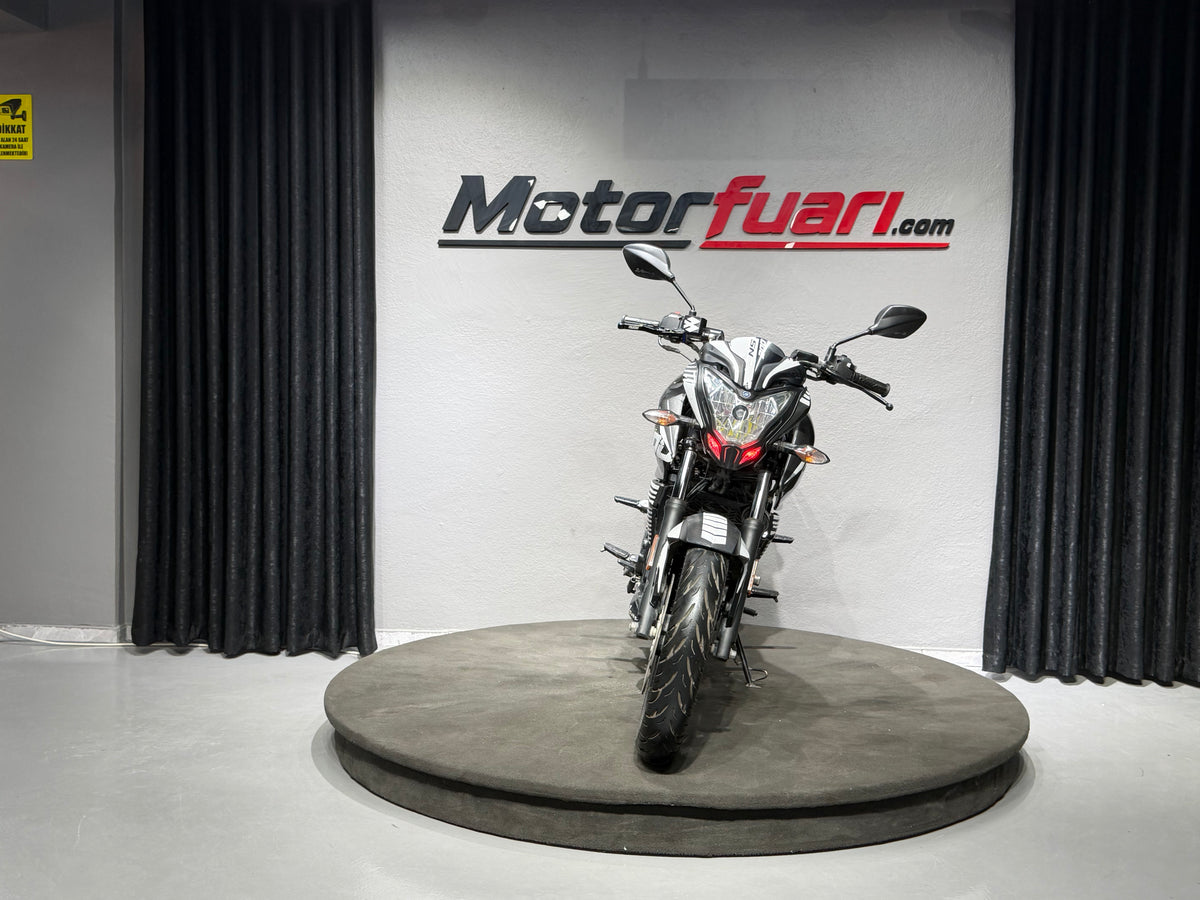 BAJAJ PULSAR NS 200 ABS