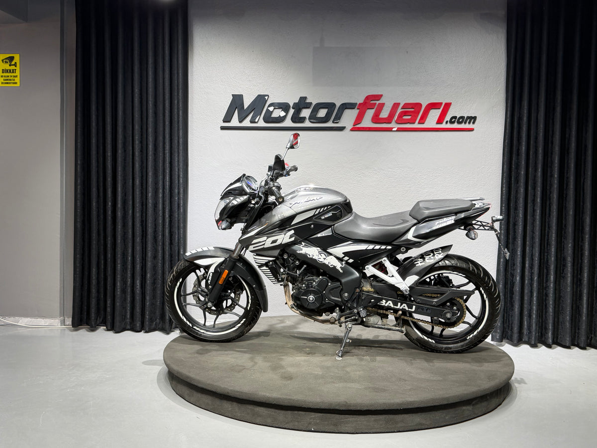 BAJAJ PULSAR NS 200 ABS
