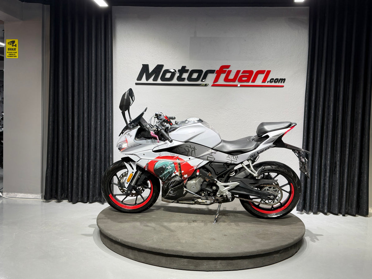 CFMOTO 250SR