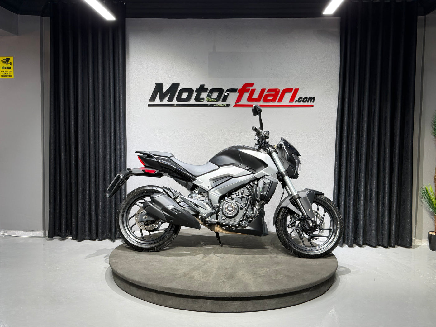 BAJAJ DOMINAR 250 2025 MODEL