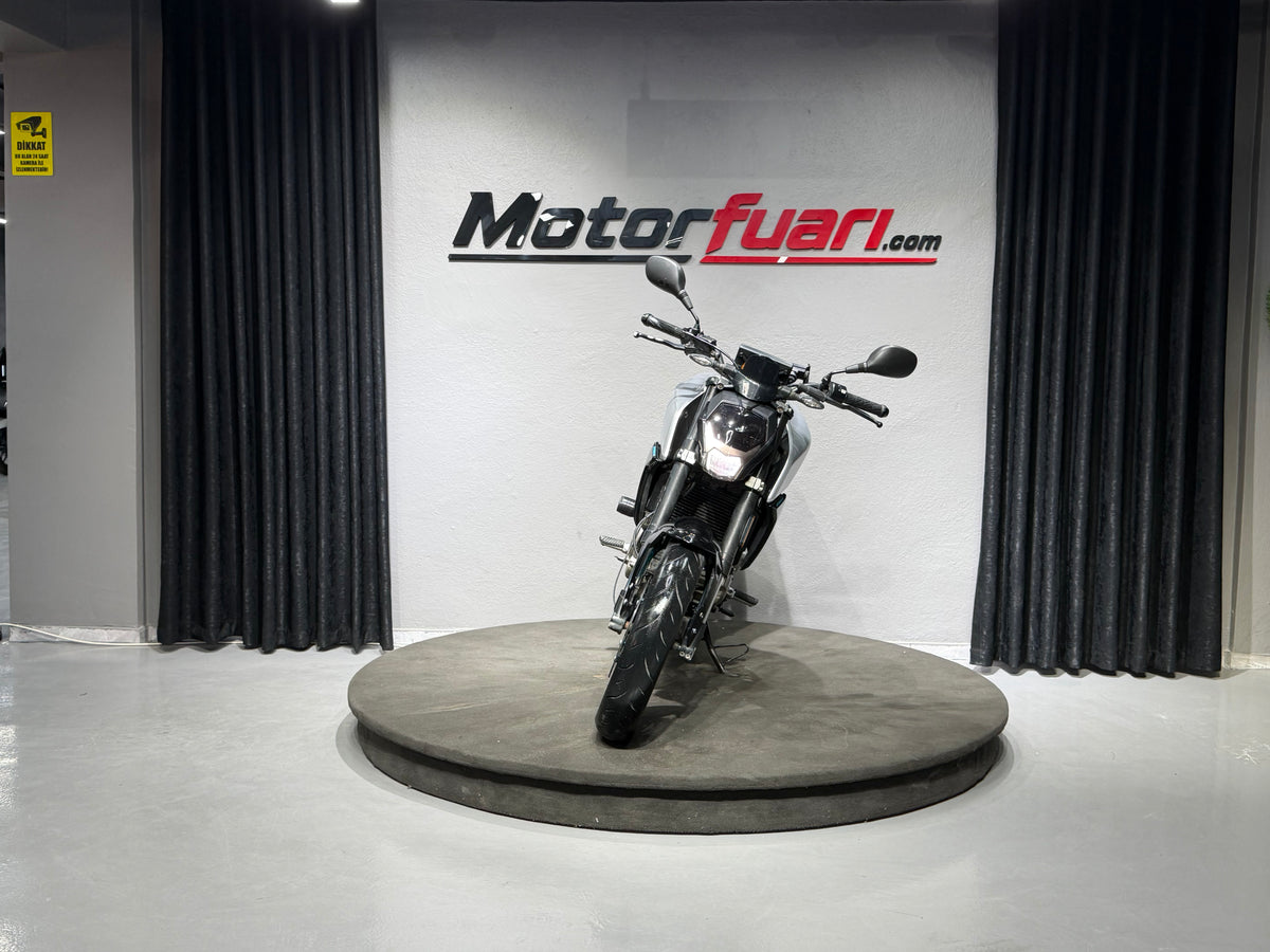 CFMOTO 250 NK