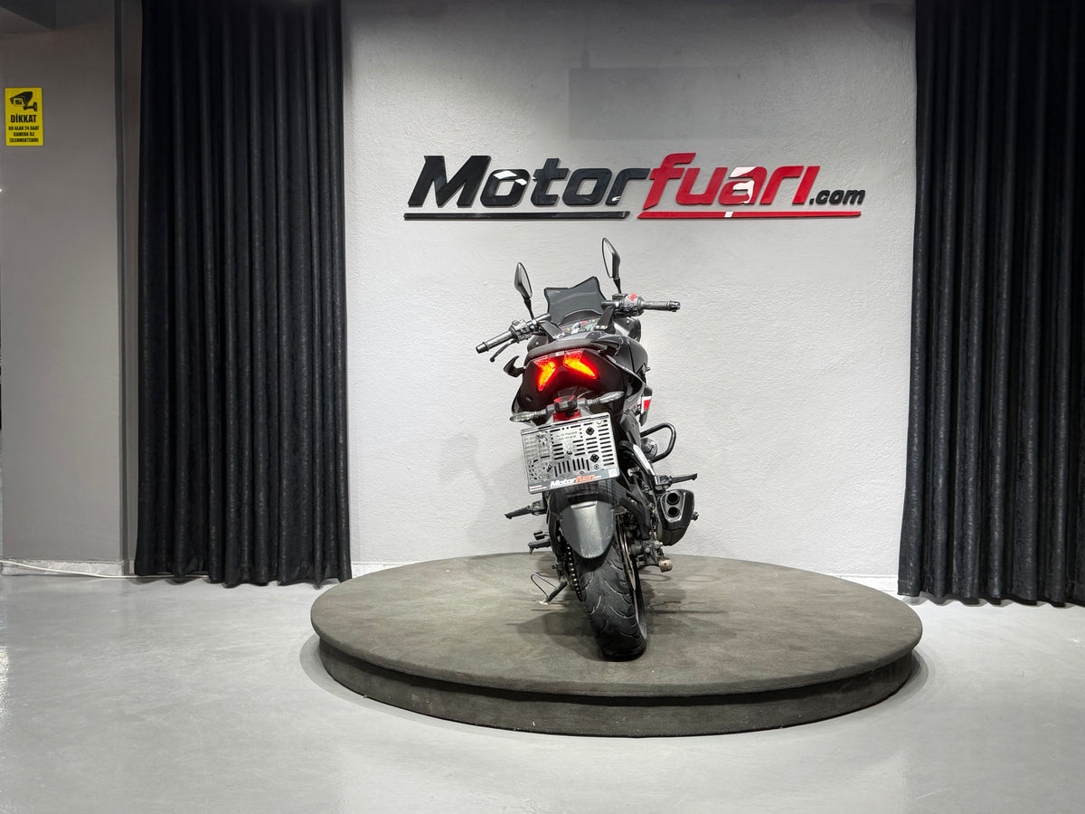 BAJAJ PULSAR F 250