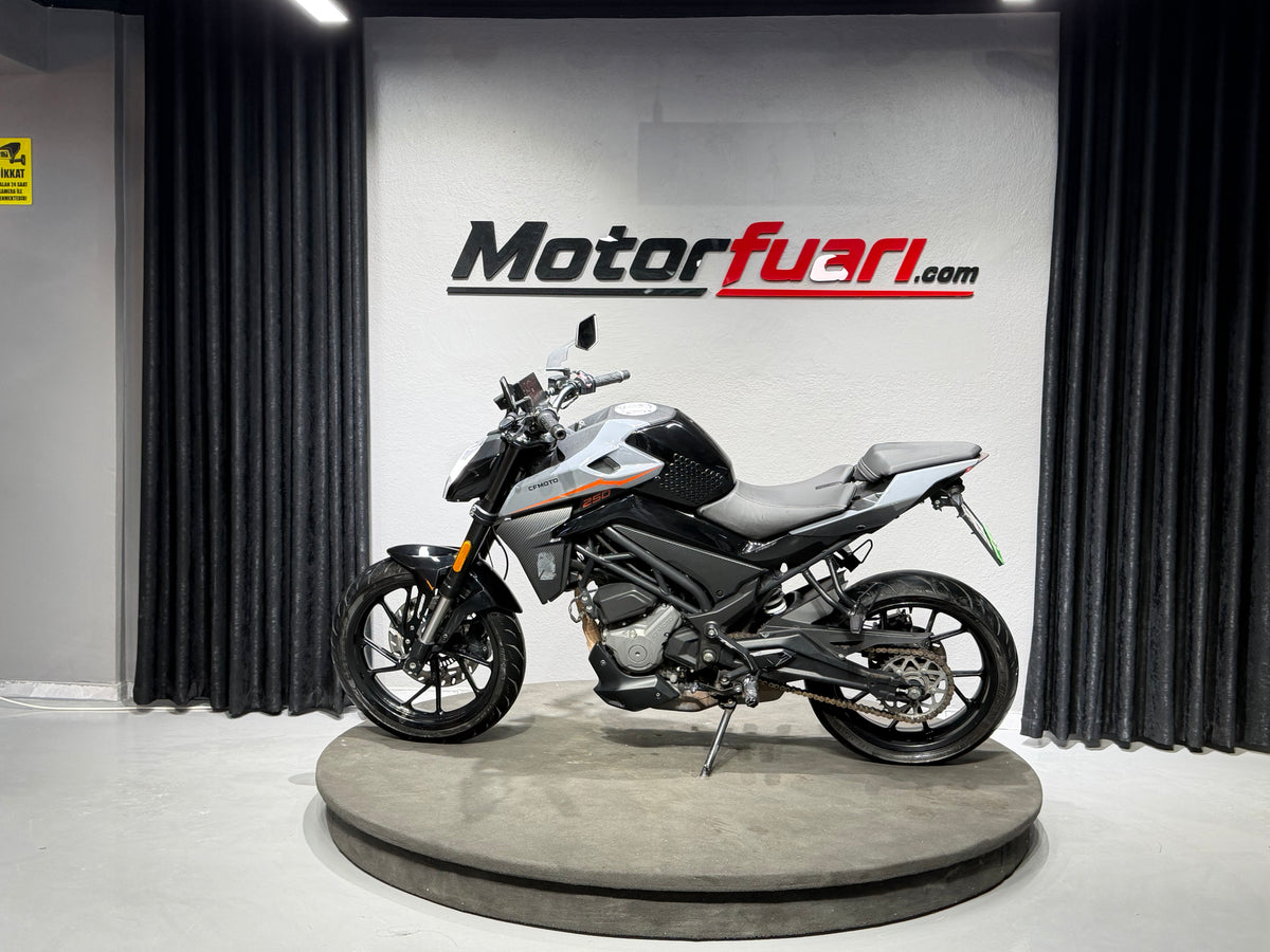 CFMOTO 250NK 2024