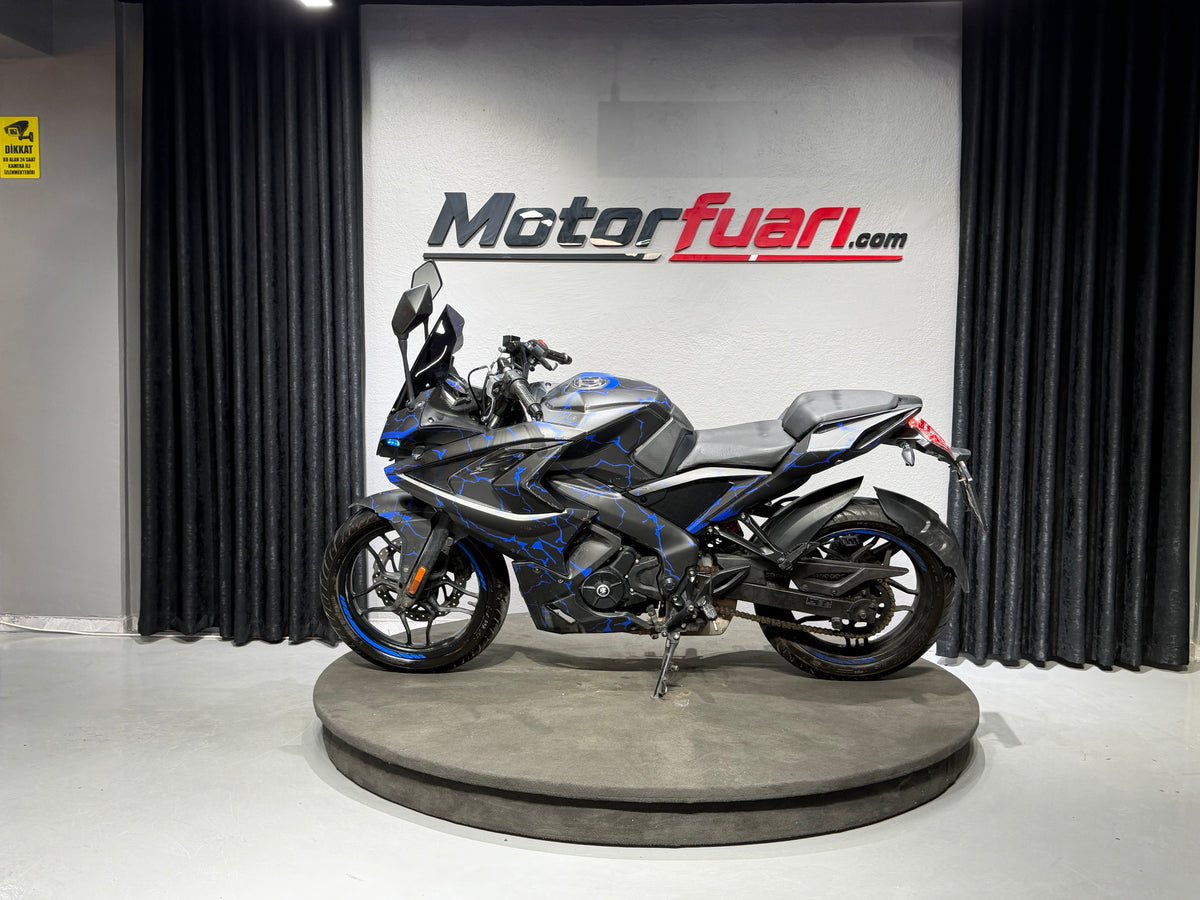 BAJAJ PULSAR RS 200 ABS