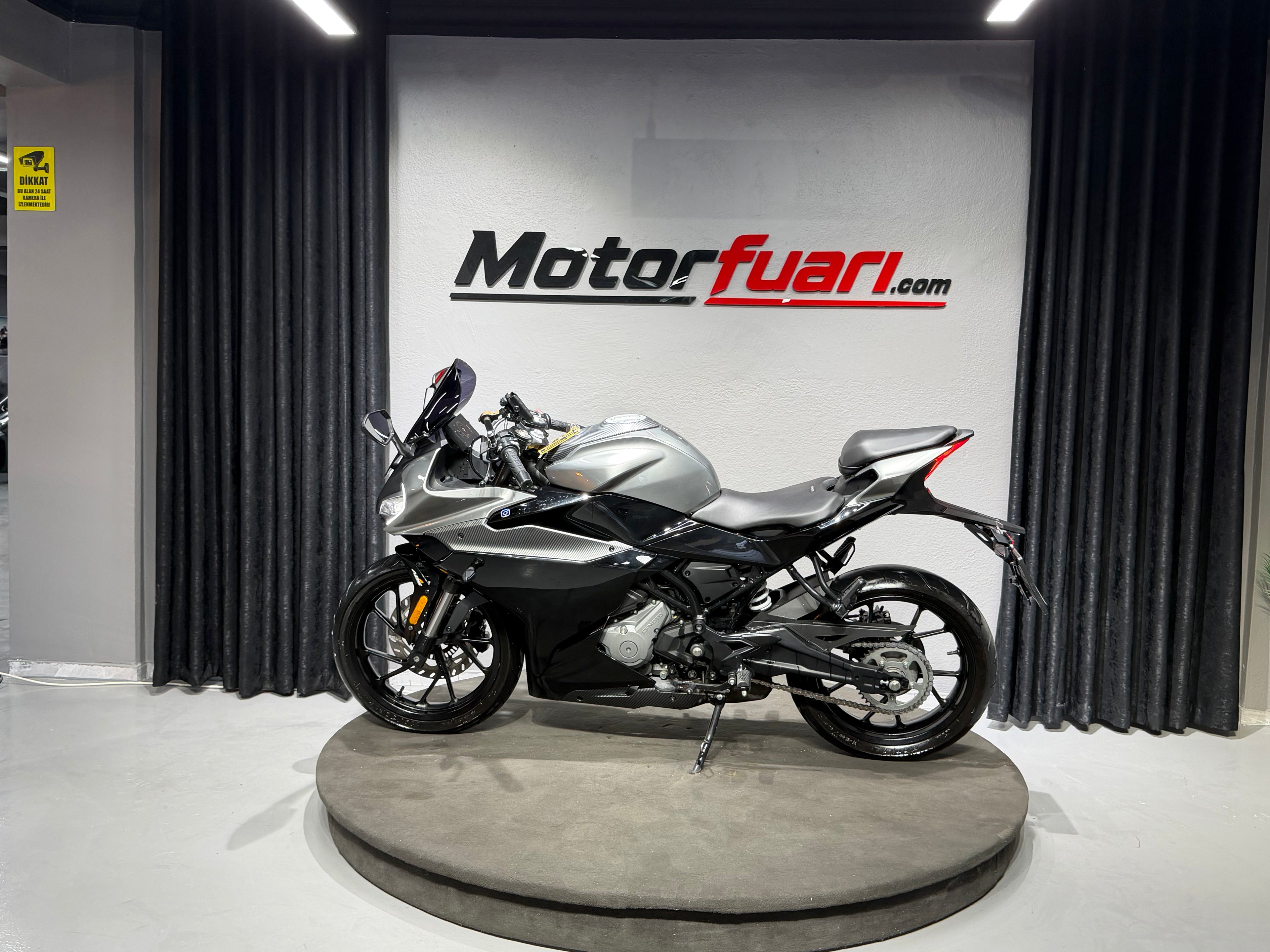 CFMOTO 250SR 2024